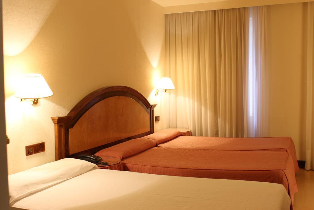 Hotel Monterrey Salamanca Zimmer foto